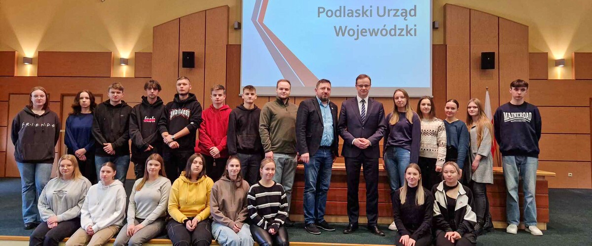 studenci II roku w Podlaskim Urzędzie Wojewódzkim w Białymstoku