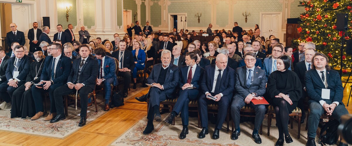 uczestnicy sympozjum