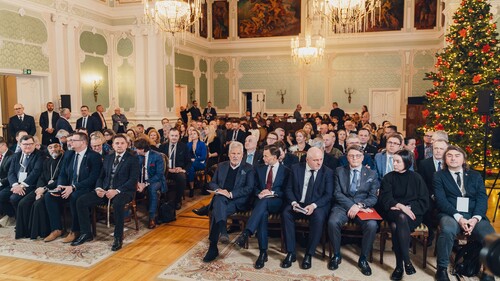uczestnicy sympozjum