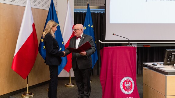 prof. dr hab. Andrzej Mania