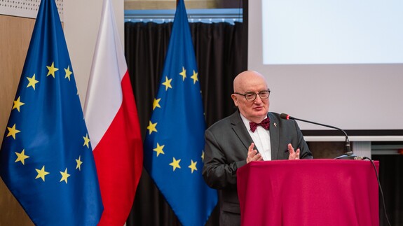 prof. dr hab. Andrzej Mania